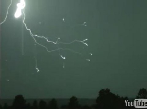 lightning-bolt-video02
