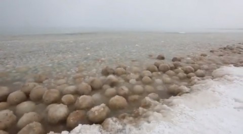 lake-michigan-ice-balls-sea02