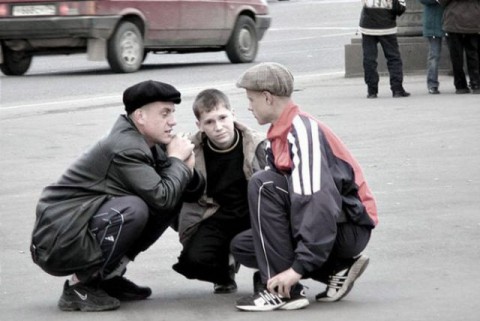 russian-squatting09