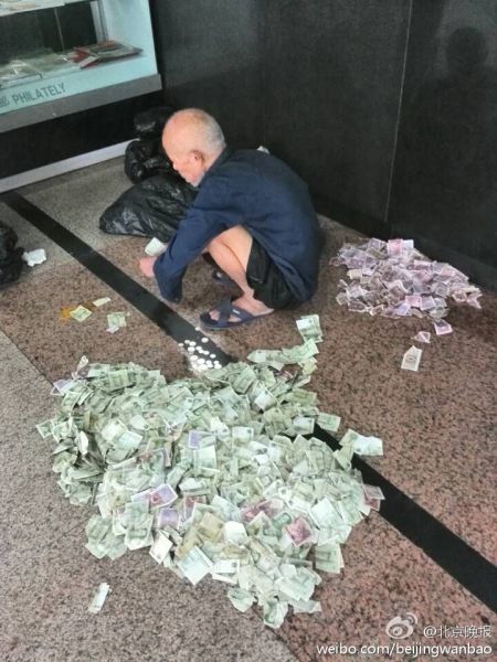 chinese-beggar-really-earns01
