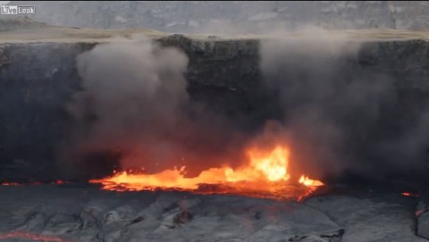 propane-tank-thrown-into-lava02