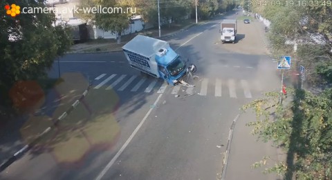 russian-cyclist-escapes02