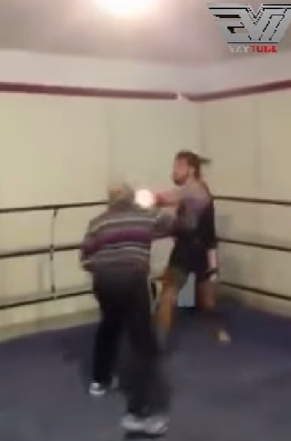 old-man-boxer02