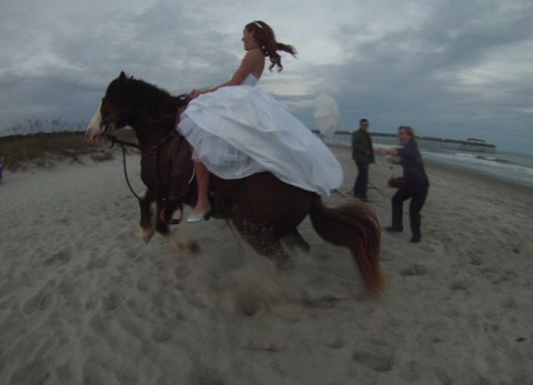 bride-thrown-from-horse03