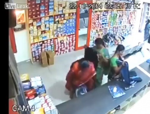 shoplifting-of-indian-woman02