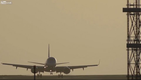 airliner-sideways-landing02