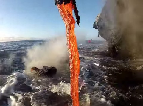 lava-entering-the-ocean02