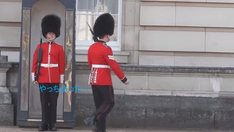 buckingham-palace-guard03