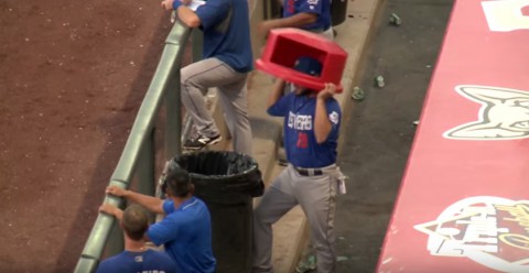 foul-balls-garbage-can-hit02