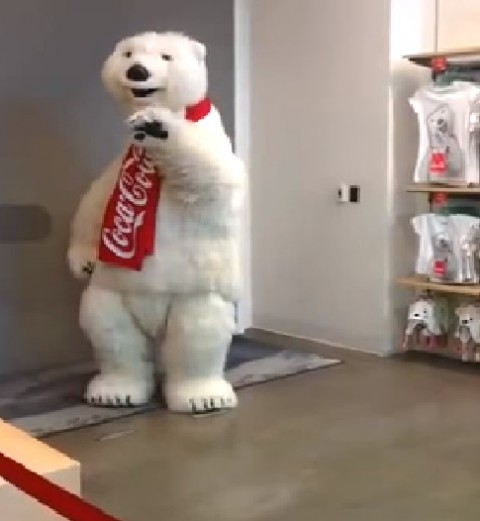 funny-coca-cola-mascot02