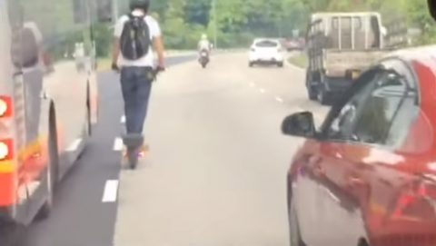 electric-scooter-overtaking-bus-at-70kmh-02